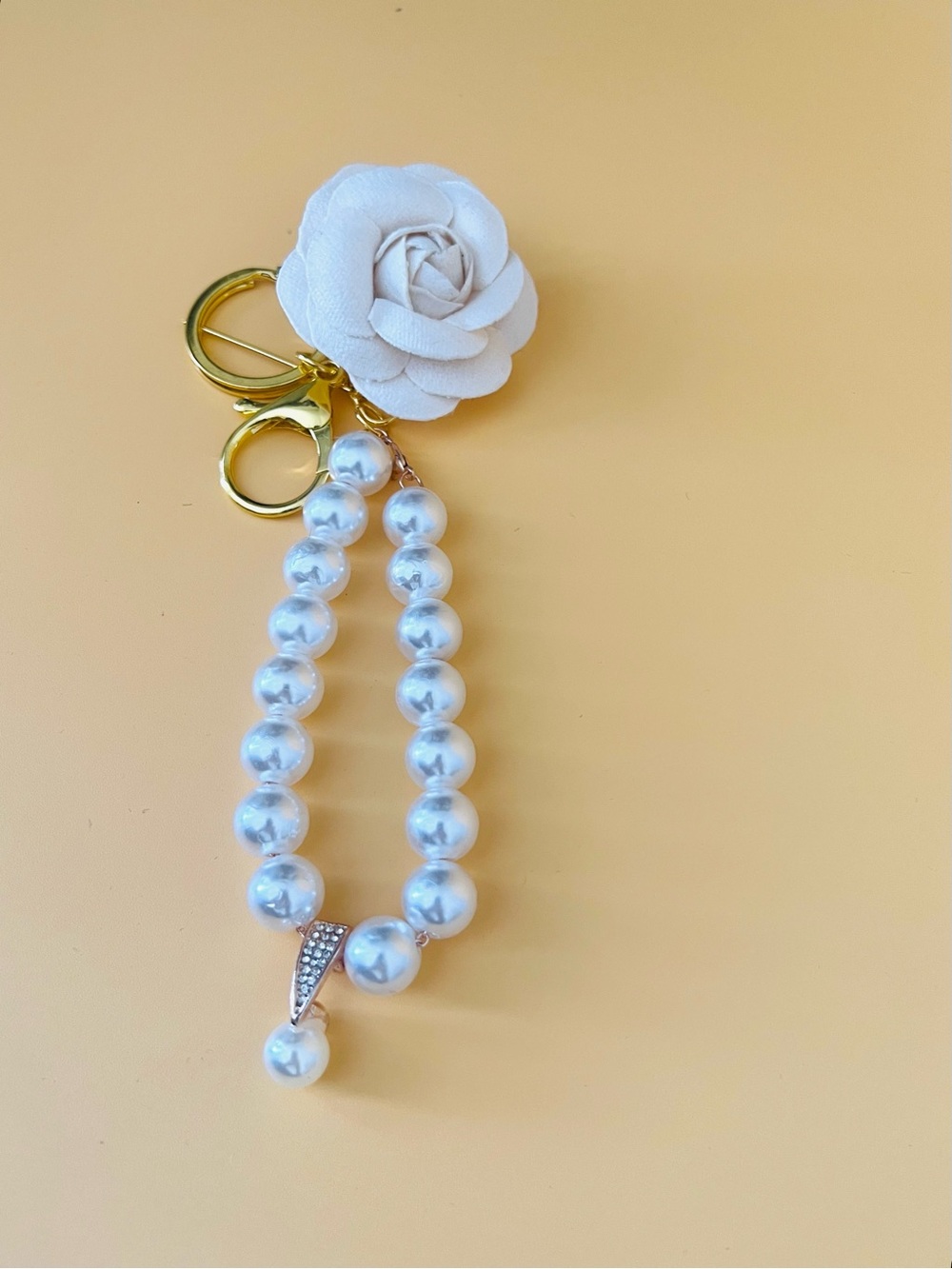Pearl Beaded Flower Keychain - White purse Charm